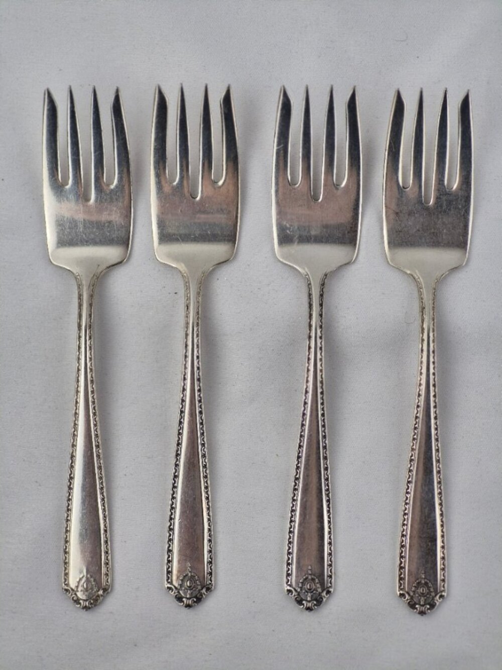 Luxor Plate Wallace Dorothy Q Silverplate Dessert Forks Set of 4